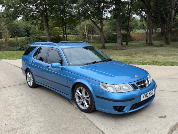 Used Saab 9-5 2010 for sale - 75681472: Photo 1