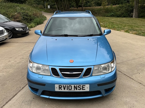 Used Saab 9-5 2010 for sale - 75681472: Photo 2