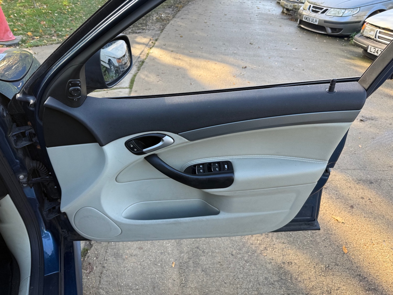 Used Saab 9-3 2010 for sale - 77165811: Photo 12