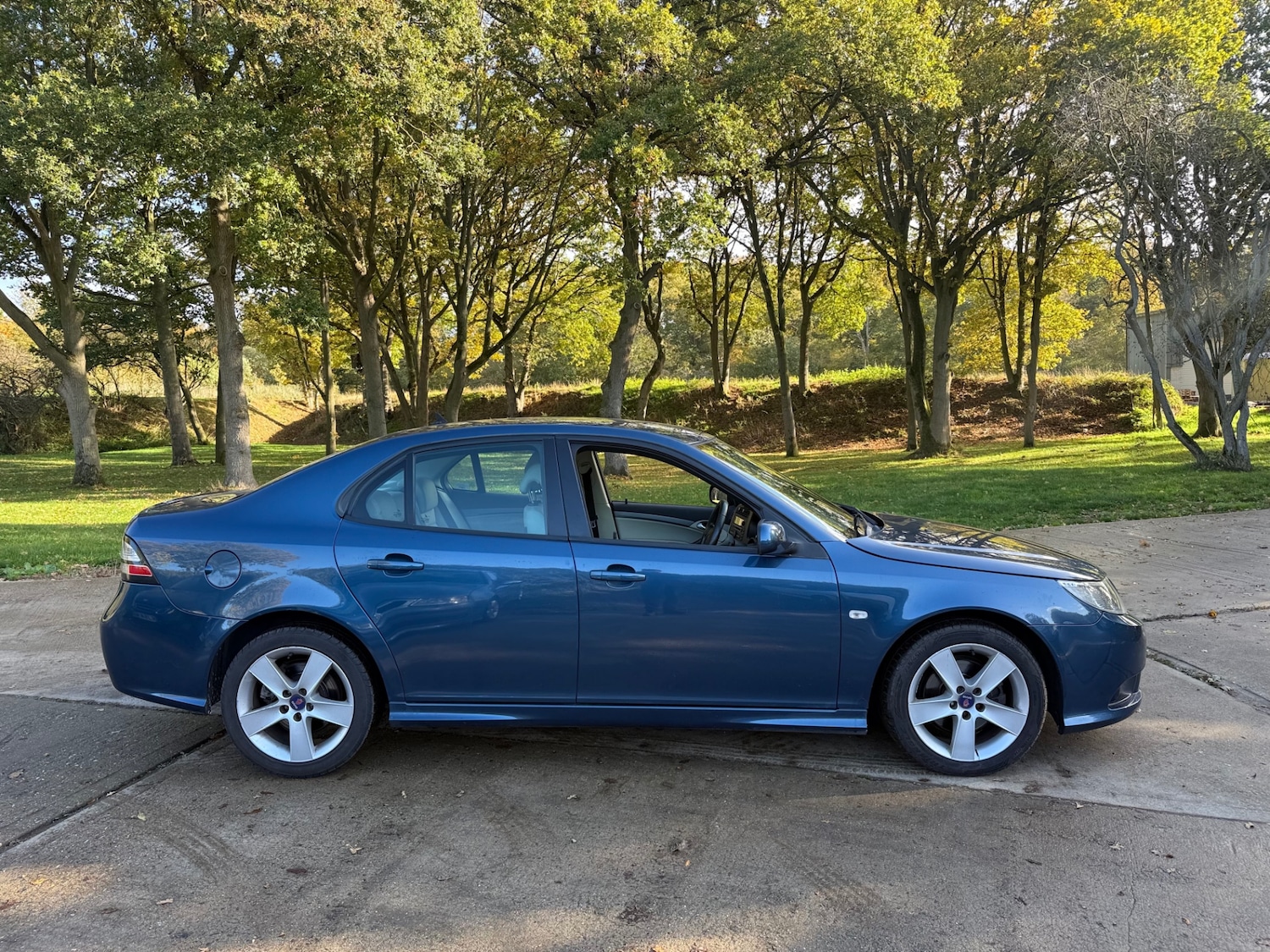 Used Saab 9-3 2010 for sale - 77165811: Photo 8