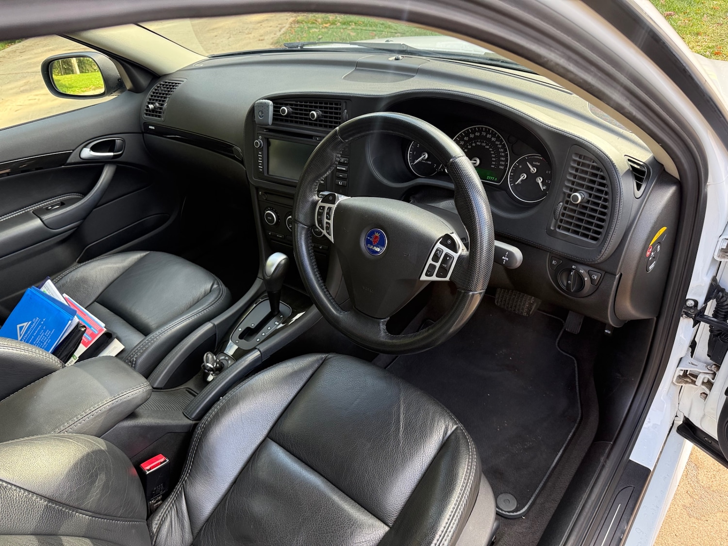 Used Saab 9-3 2010 for sale - 76924729: Photo 24