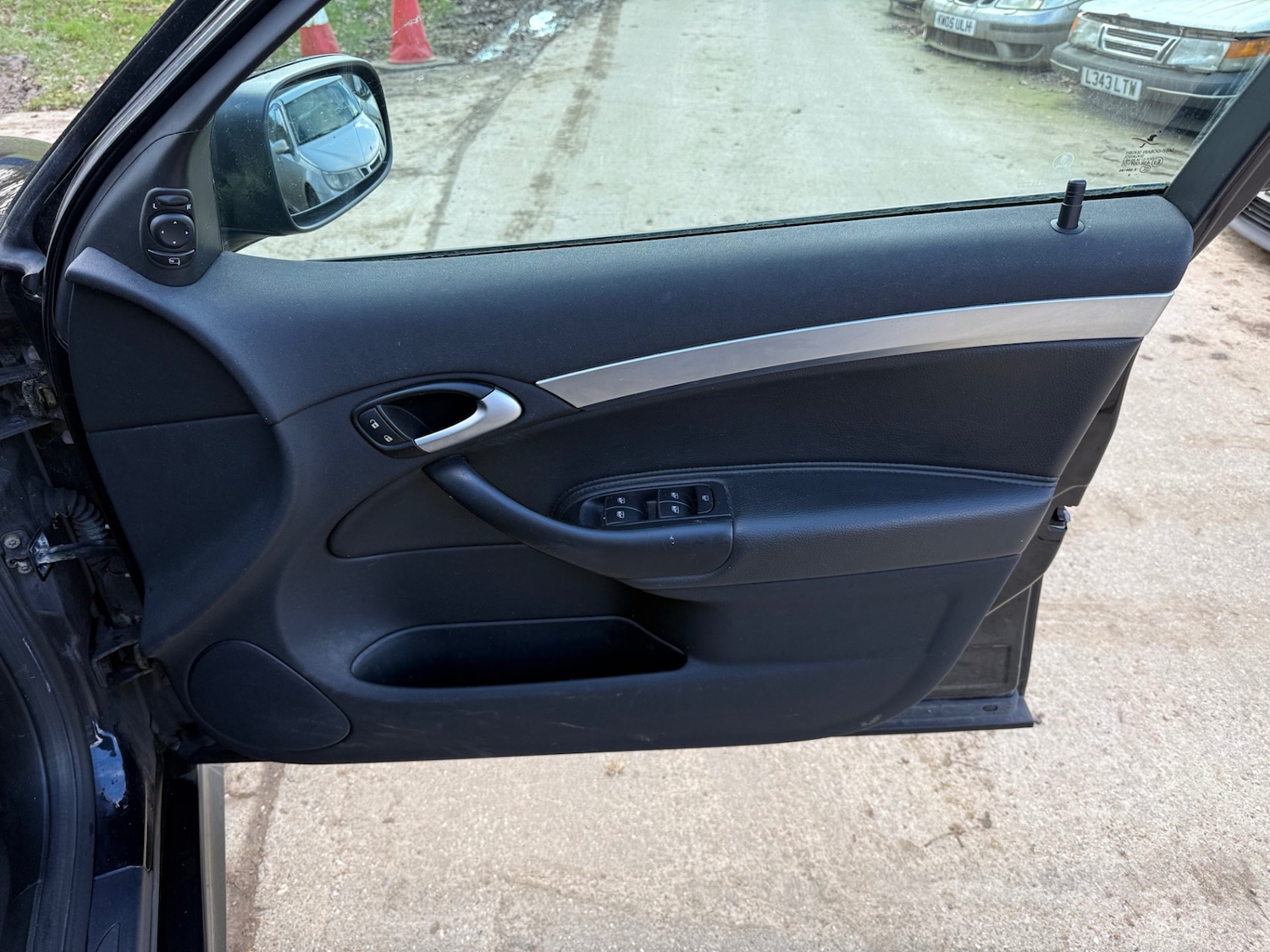 Used Saab 9-3 2009 for sale - 77602000: Photo 15