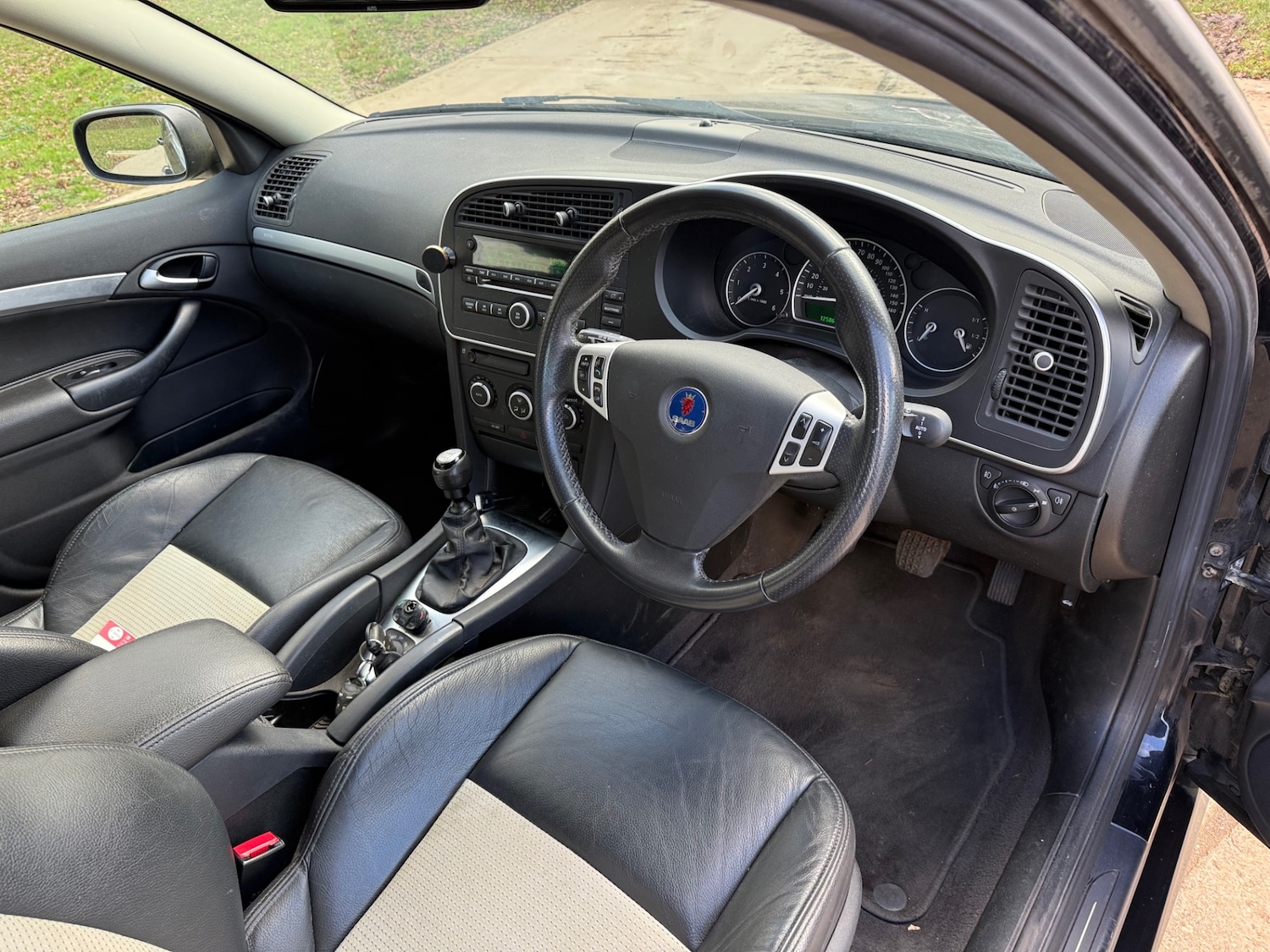 Used Saab 9-3 2009 for sale - 77602000: Photo 8