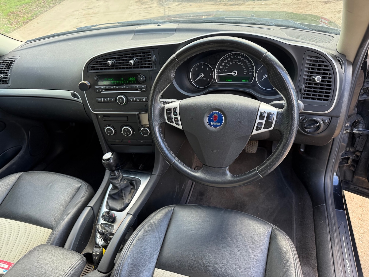 Used Saab 9-3 2009 for sale - 77602000: Photo 9