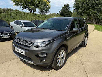 Used Land Rover Discovery Sport 2017 for sale - 75561819: Photo
