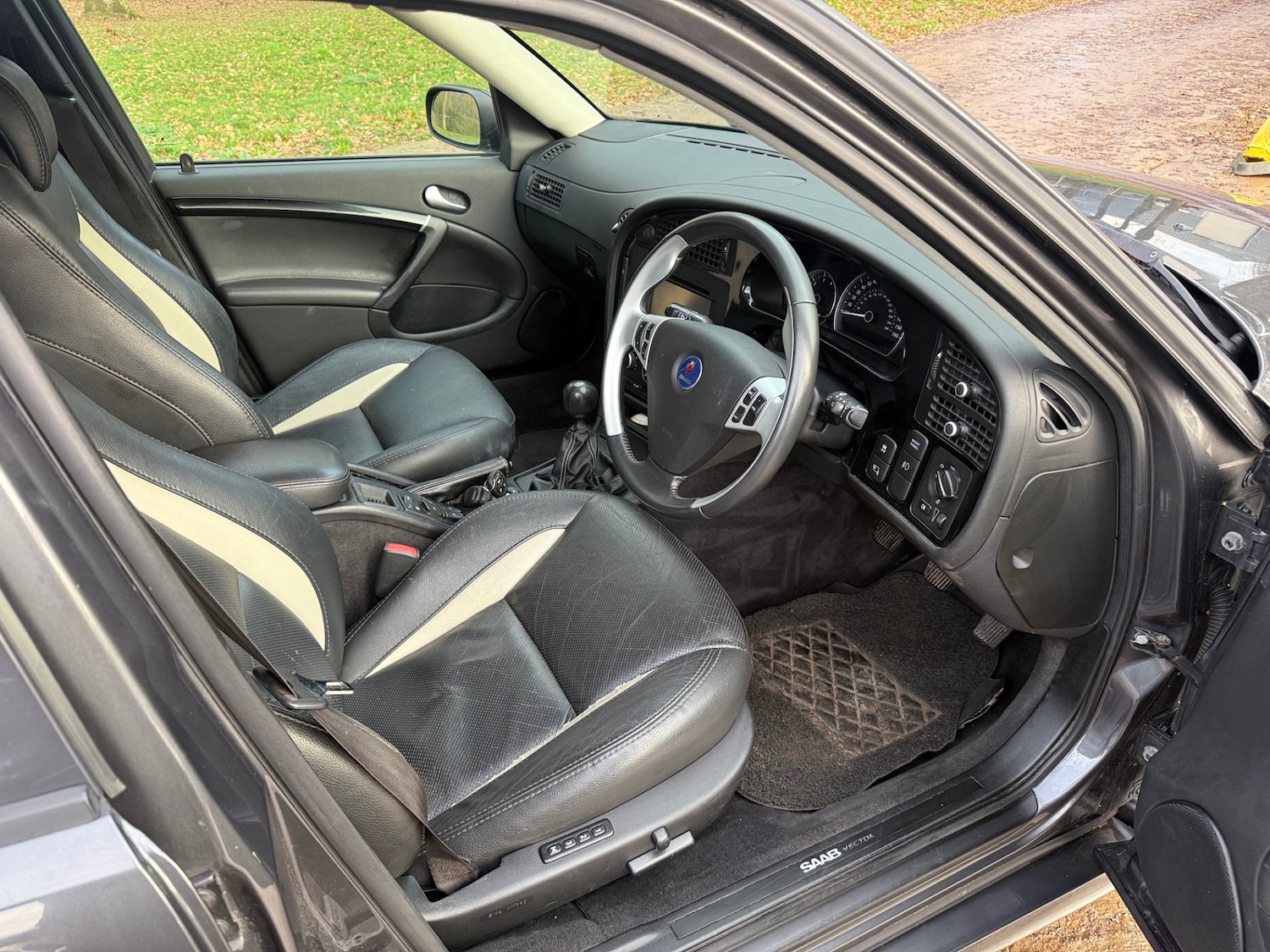 Used Saab 9-5 2009 for sale - 76924710: Photo 9