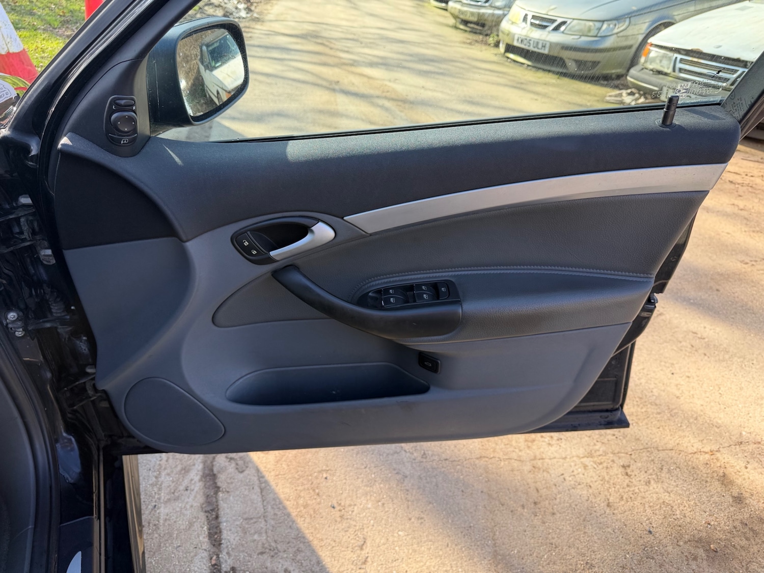 Used Saab 9-3 2003 for sale - 77756244: Photo 23