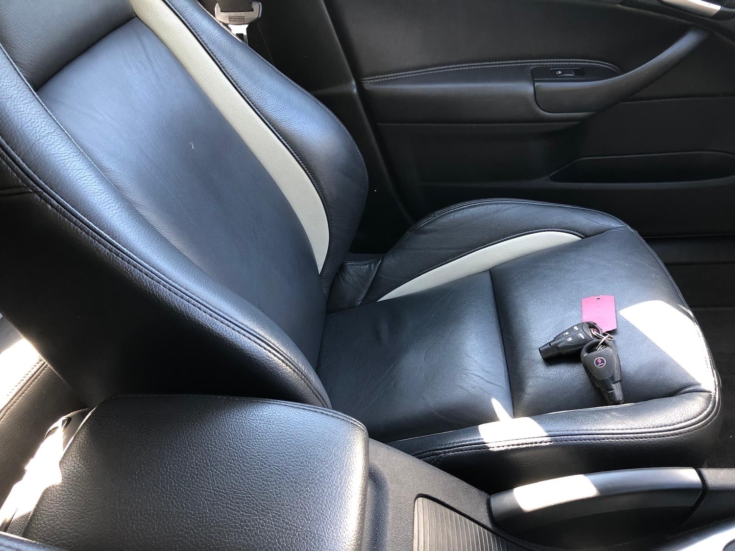 Used Saab 9-3 2010 for sale - 76047706: Photo 11