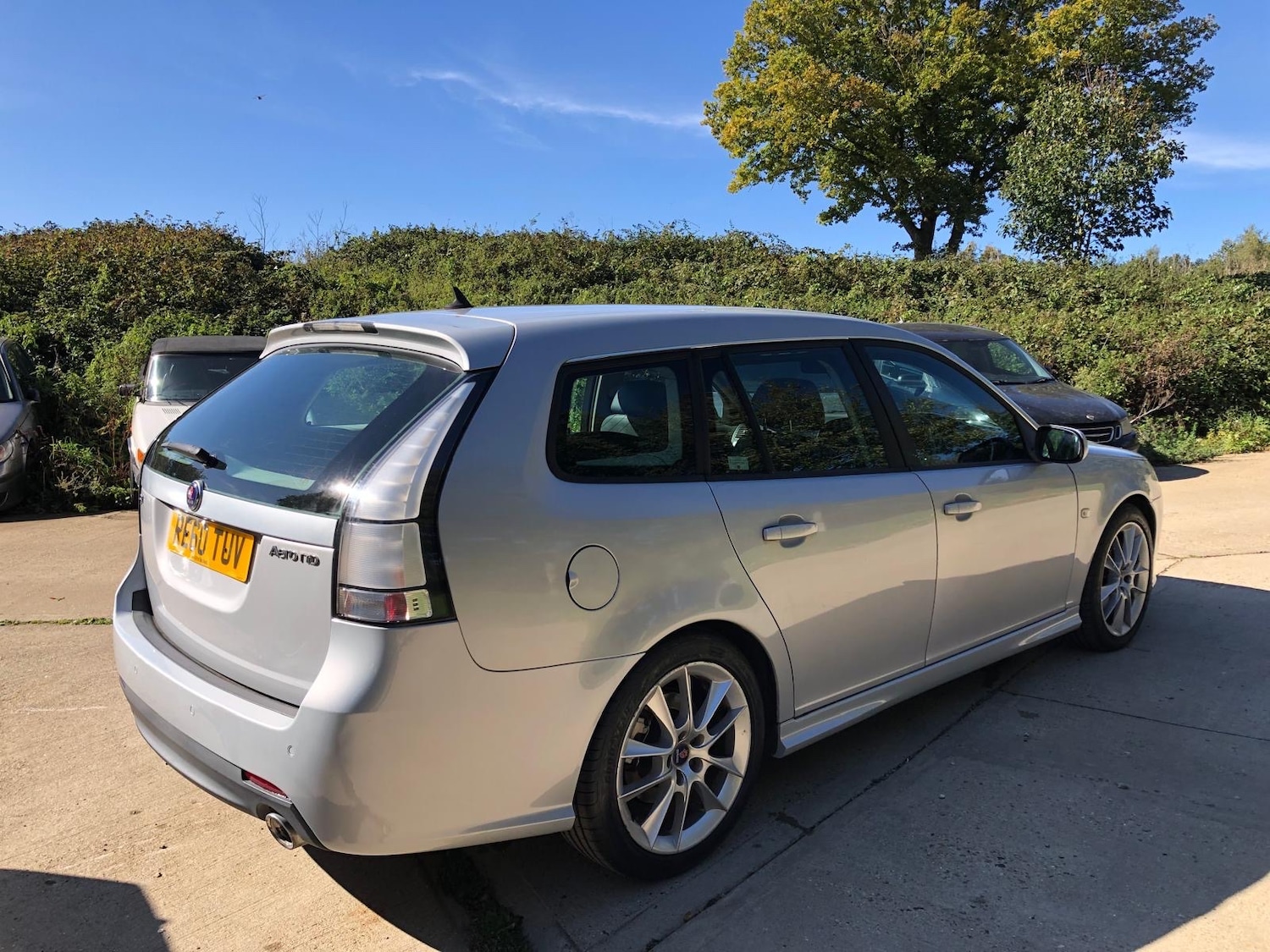 Used Saab 9-3 2010 for sale - 76047706: Photo 2