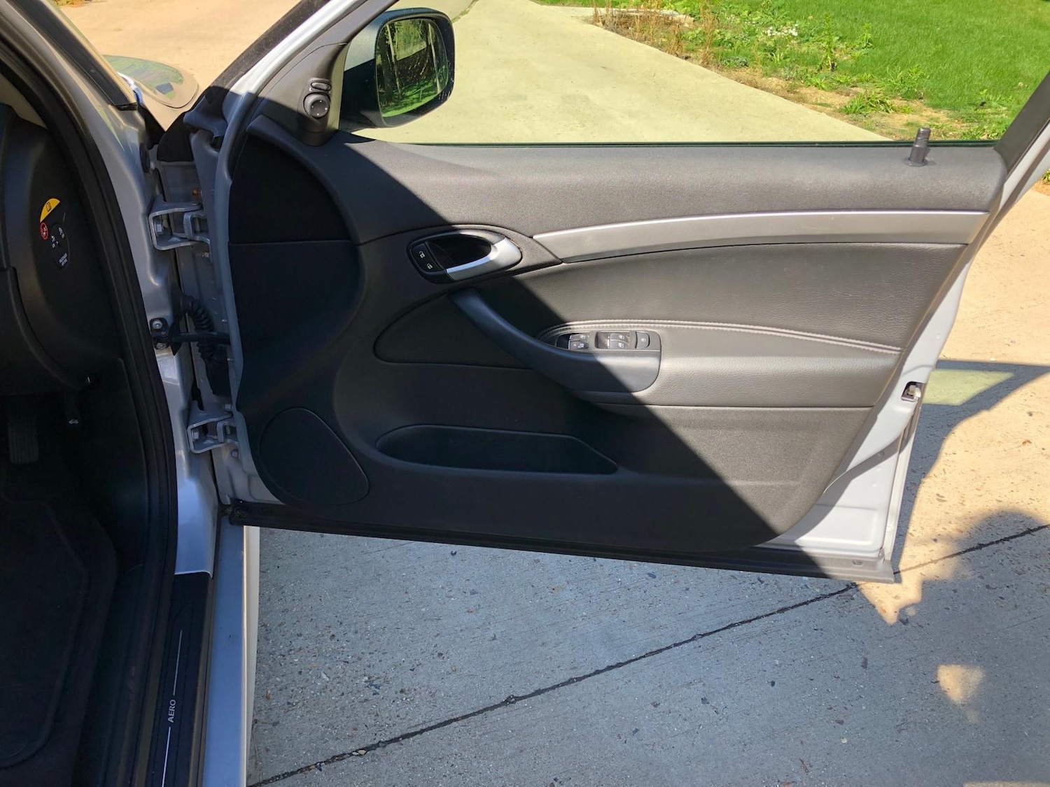 Used Saab 9-3 2010 for sale - 76047706: Photo 9