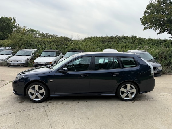 Used Saab 9-3 2010 for sale - 75543534: Photo 5
