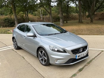Used Volvo V40 2013 for sale - 79604677: Photo