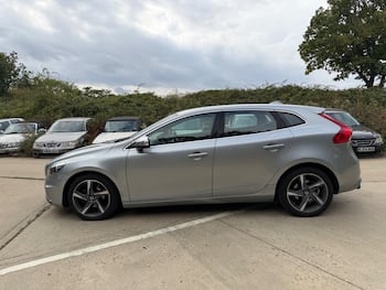 Used Volvo V40 2013 for sale - 79604677: Photo