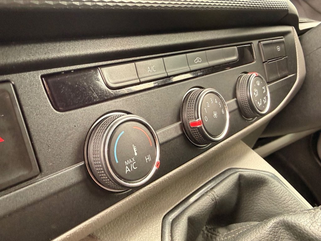 Used Volkswagen Transporter 2021 for sale - 77725807: Photo 44