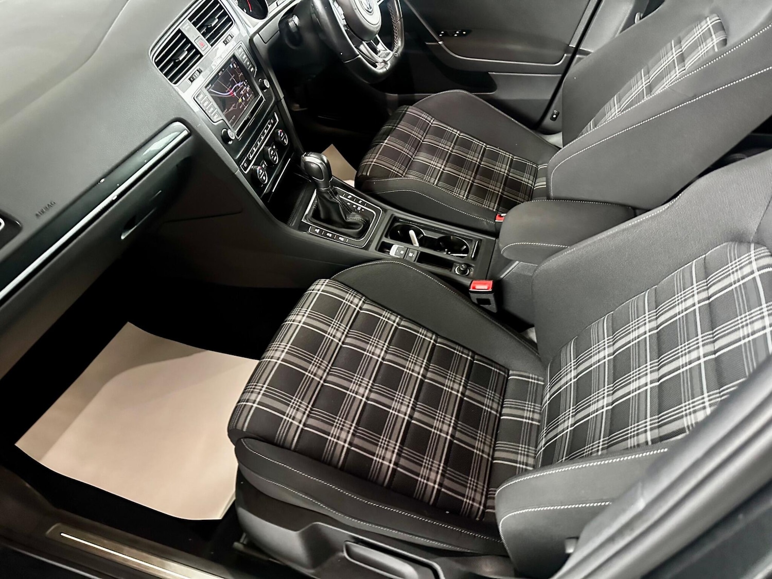 Used Volkswagen Golf 2017 for sale - 77411794: Photo 21