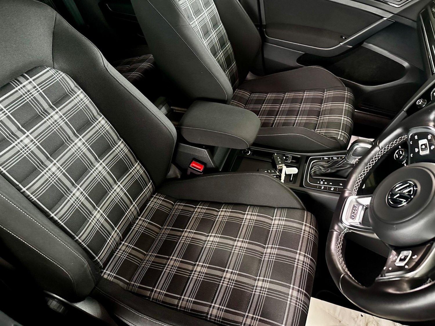 Used Volkswagen Golf 2017 for sale - 77411794: Photo 33