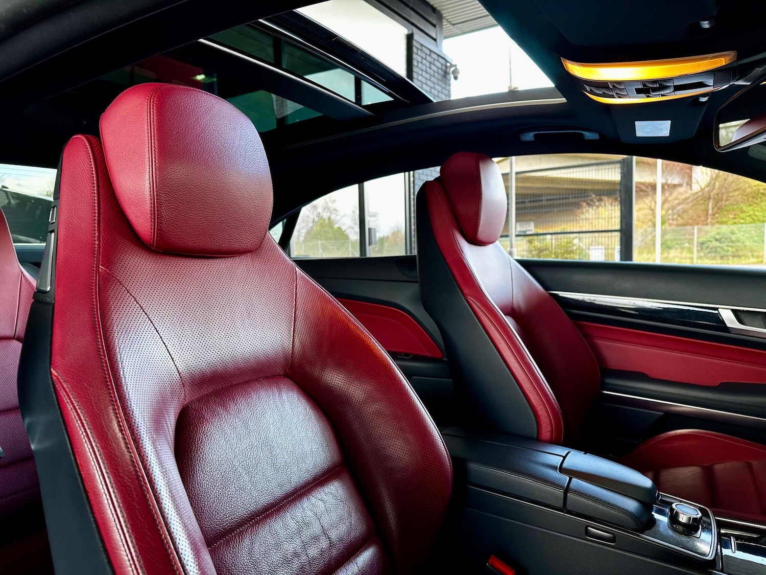 Used Mercedes-Benz E Class 2016 for sale - 76701670: Photo 11