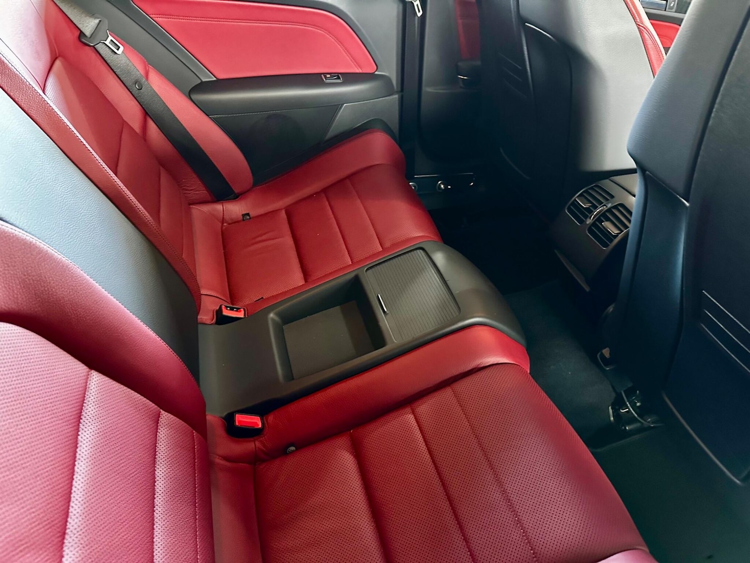 Used Mercedes-Benz E Class 2016 for sale - 76701670: Photo 42