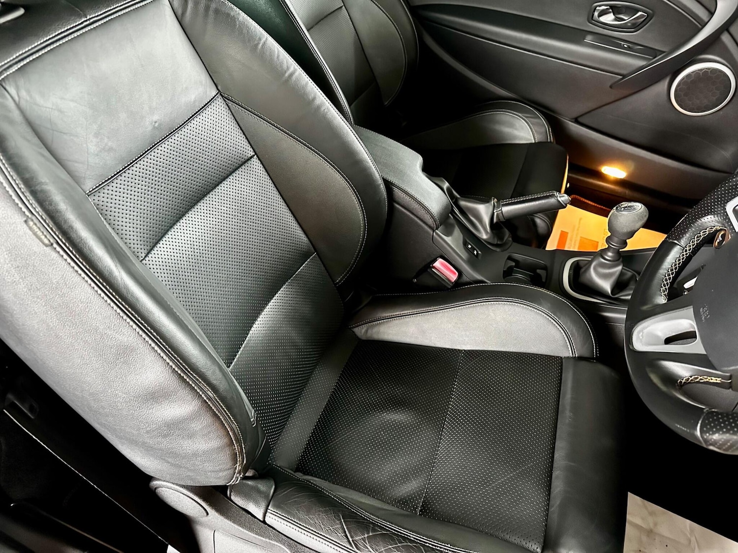 Used Renault Megane 2011 for sale - 76997457: Photo 36