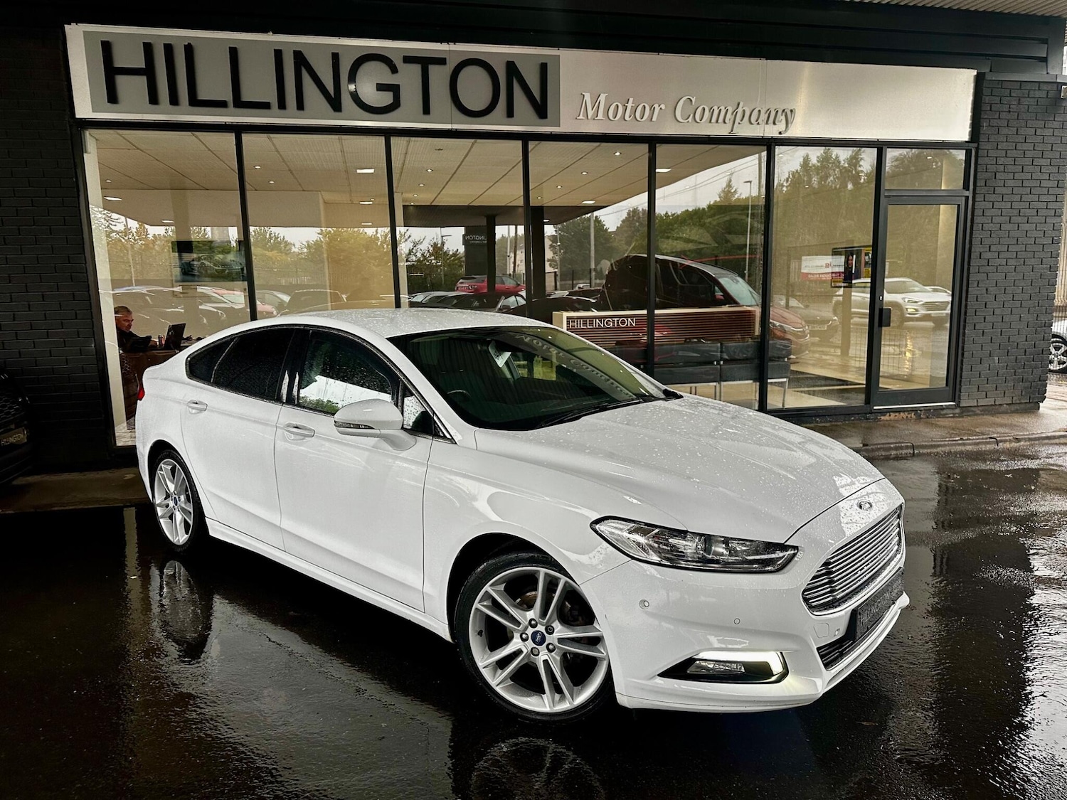 Used Ford Mondeo 2016 for sale - 76152439: Photo 2