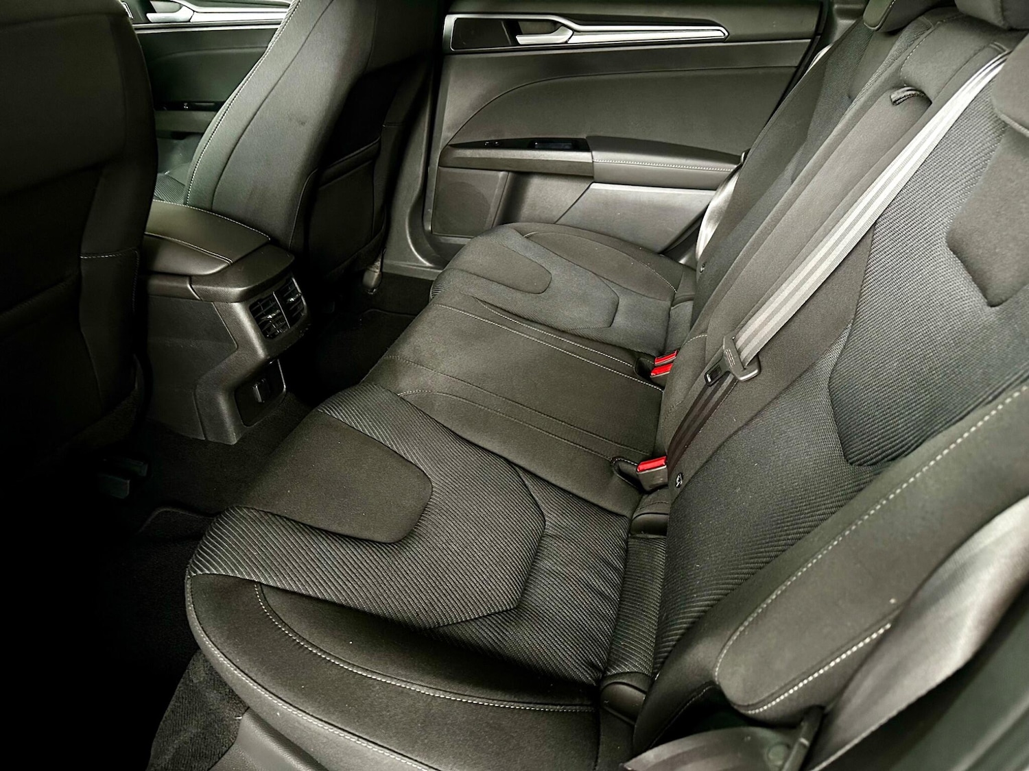 Used Ford Mondeo 2016 for sale - 76152439: Photo 27