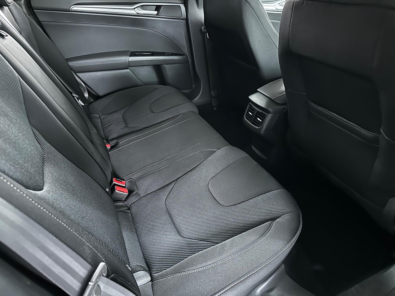 Used Ford Mondeo 2016 for sale - 76152439: Photo 28