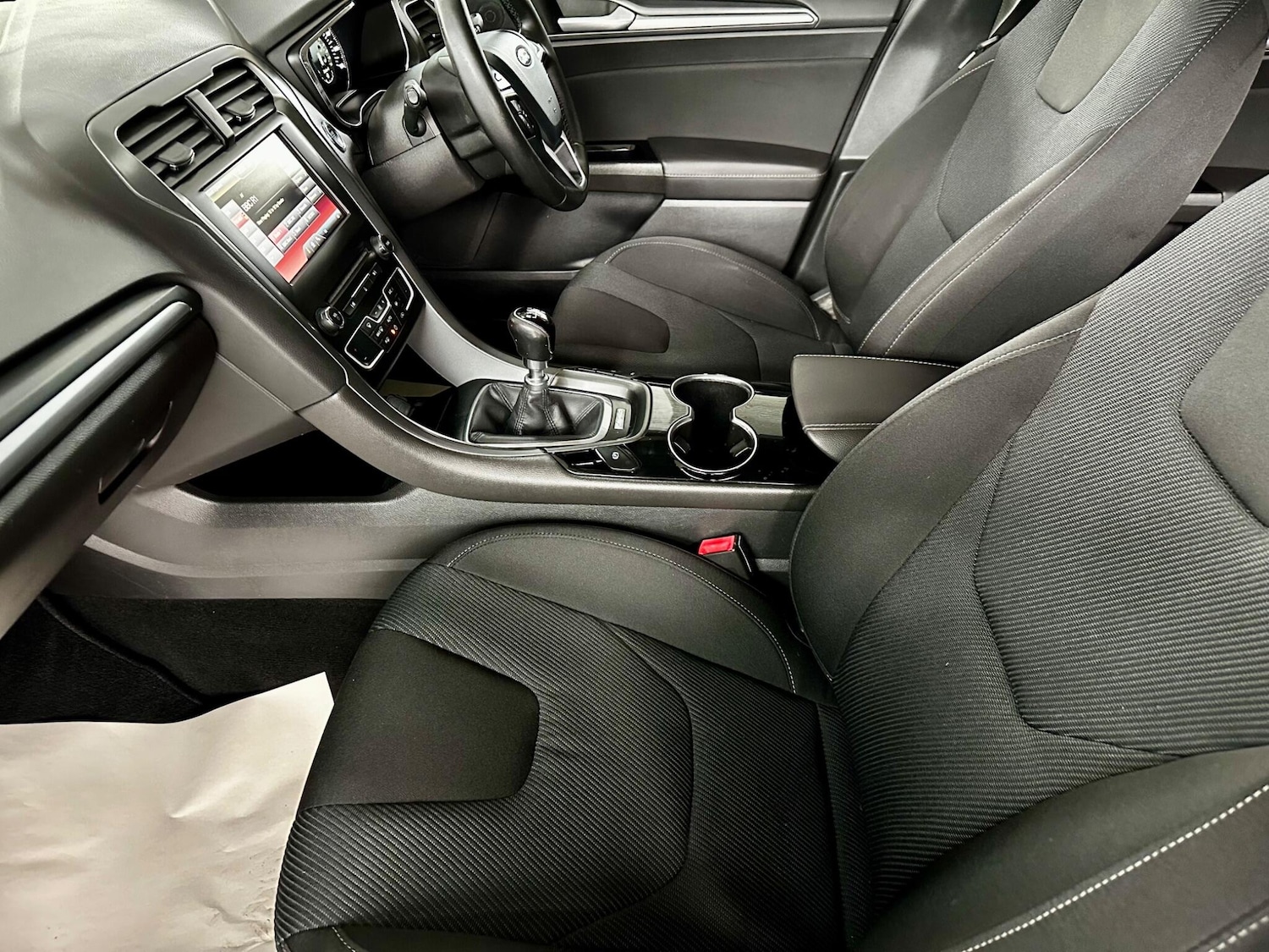 Used Ford Mondeo 2016 for sale - 76152439: Photo 29