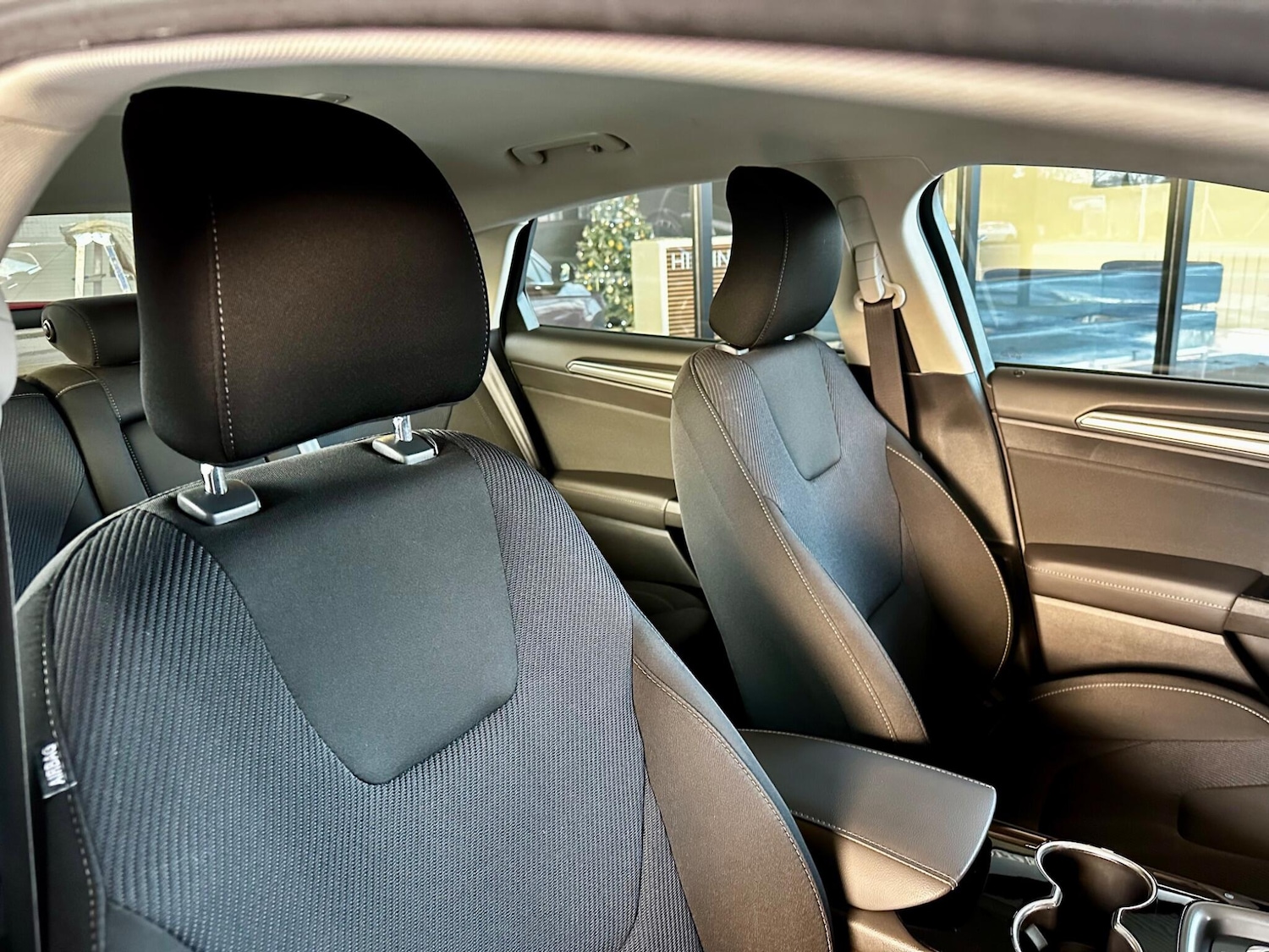 Used Ford Mondeo 2015 for sale - 77029202: Photo 28