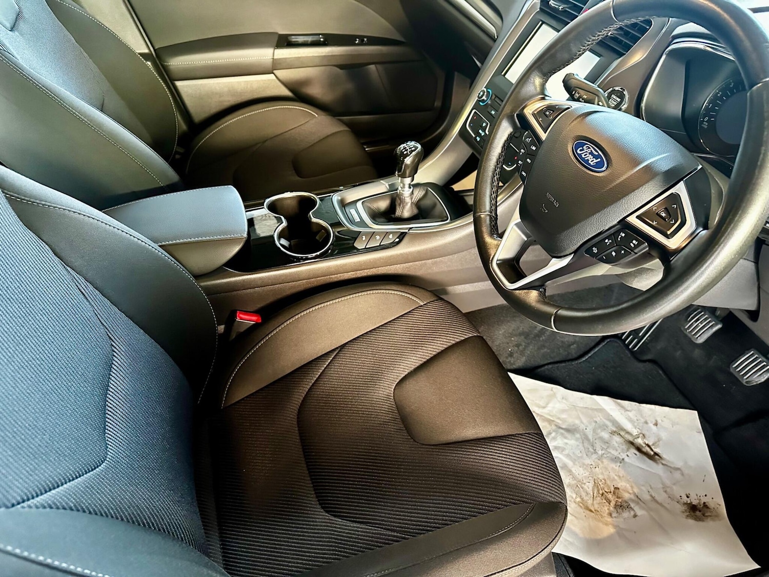 Used Ford Mondeo 2015 for sale - 77029202: Photo 30