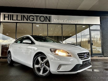 Used Volvo V40 2015 for sale - 77131070: Photo