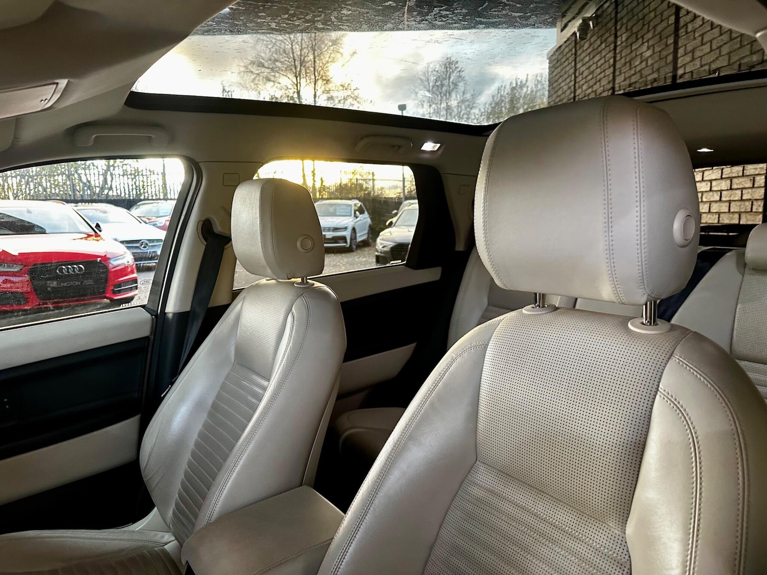 Used Land Rover Discovery Sport 2015 for sale - 76584303: Photo 15