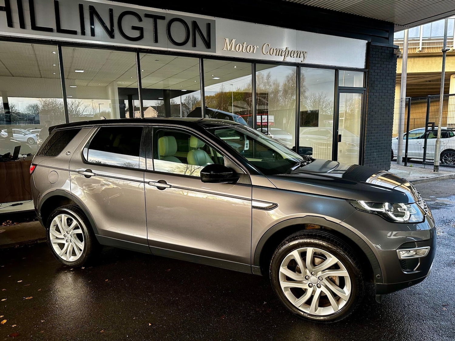 Used Land Rover Discovery Sport 2015 for sale - 76584303: Photo 4