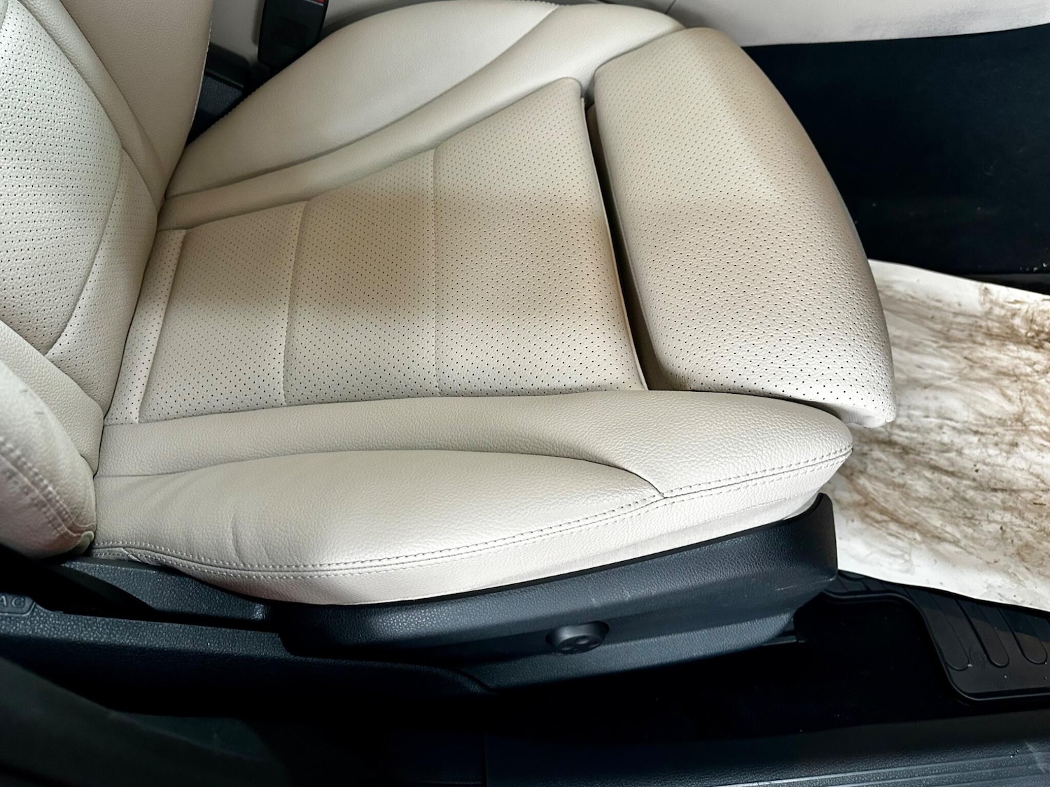 Used Mercedes-Benz C Class 2015 for sale - 76988958: Photo 26