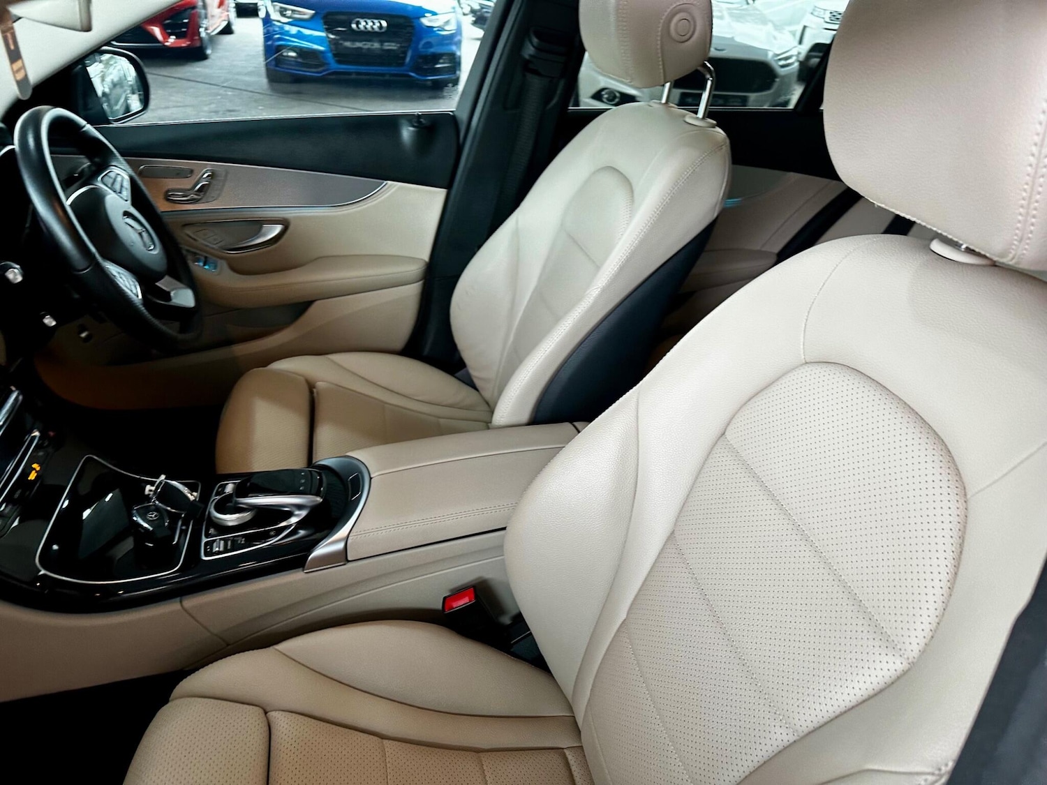 Used Mercedes-Benz C Class 2015 for sale - 76988958: Photo 42