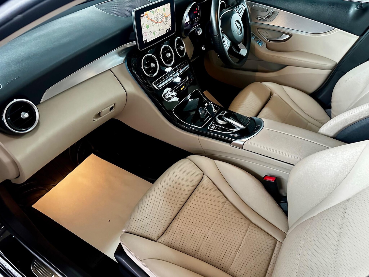 Used Mercedes-Benz C Class 2015 for sale - 76988958: Photo 43