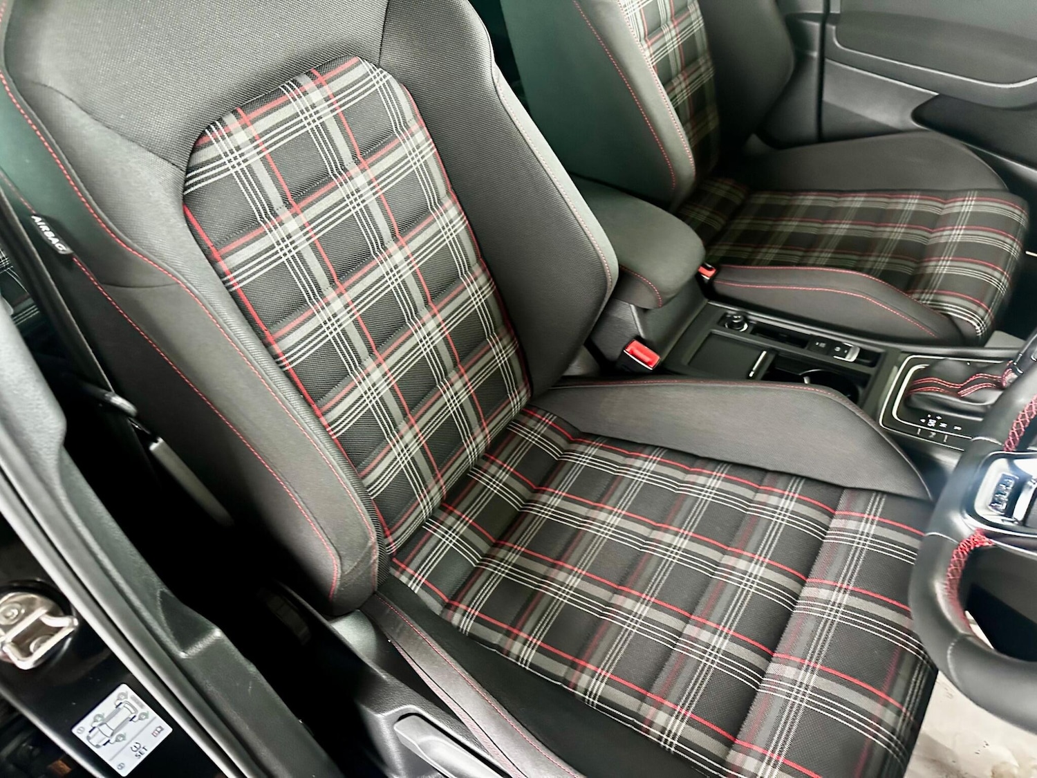 Used Volkswagen Golf 2013 for sale - 77647010: Photo 26