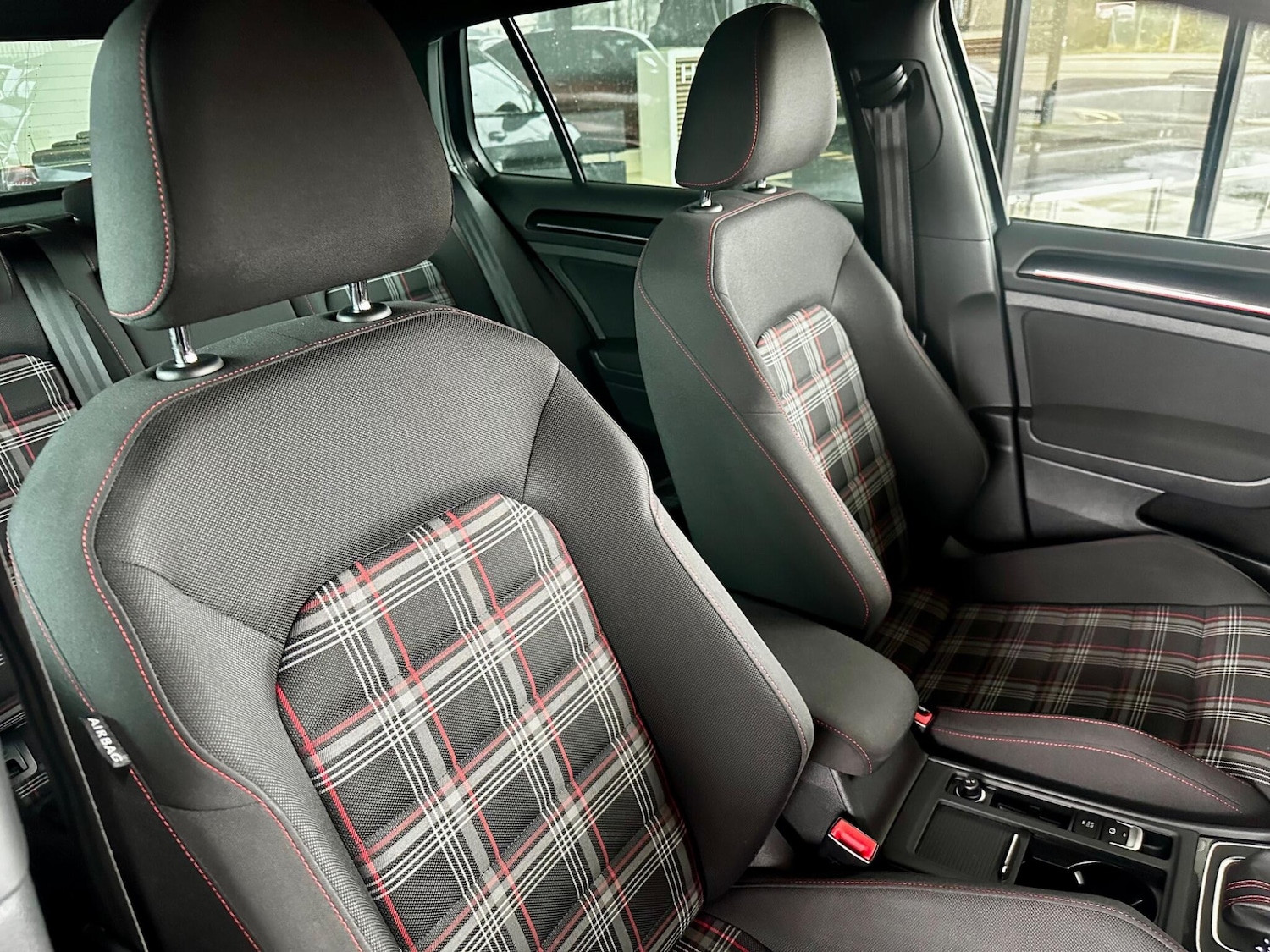 Used Volkswagen Golf 2013 for sale - 77647010: Photo 30