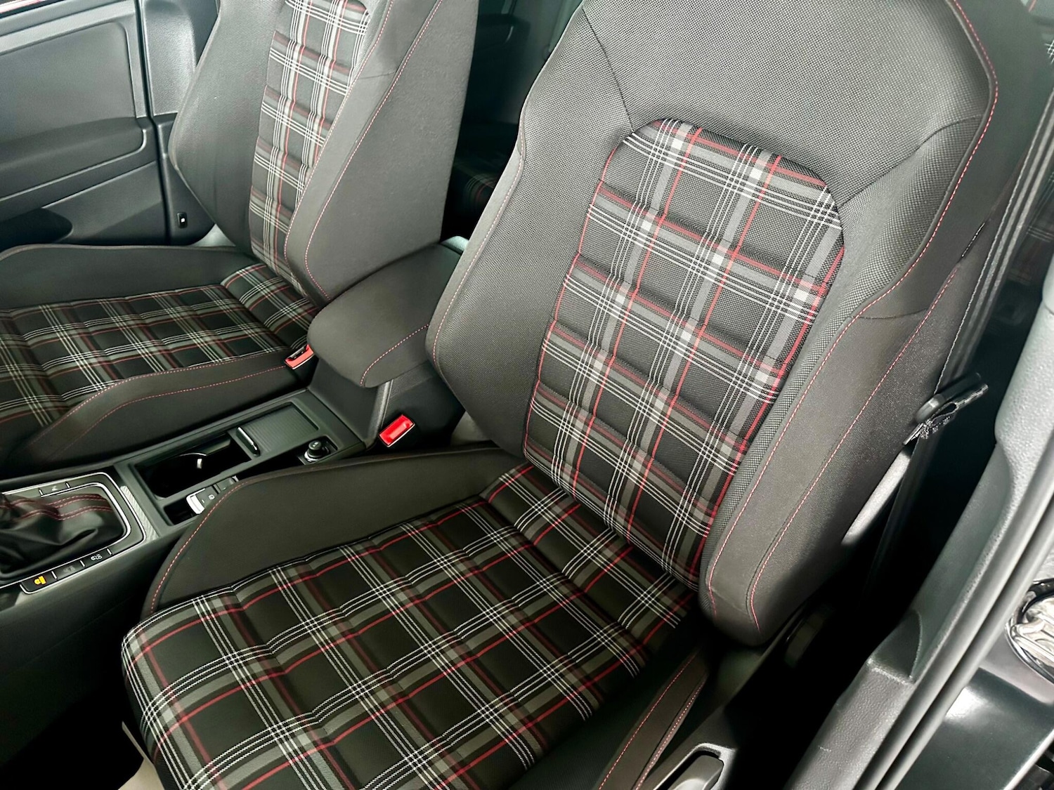 Used Volkswagen Golf 2013 for sale - 77647010: Photo 34