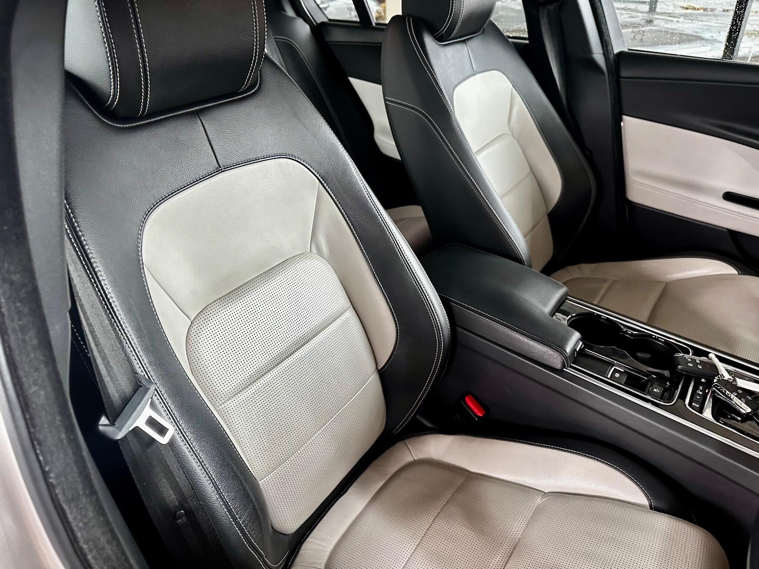 Used Jaguar XE 2017 for sale - 76360089: Photo 17