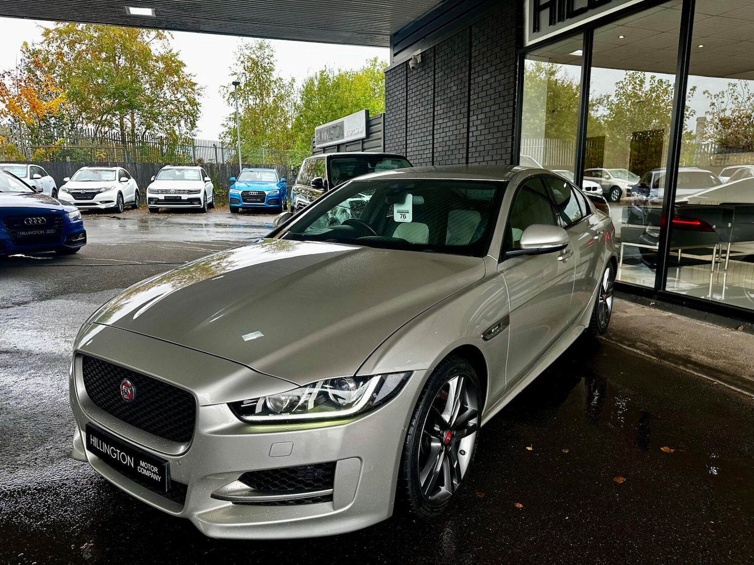 Used Jaguar XE 2017 for sale - 76360089: Photo 2