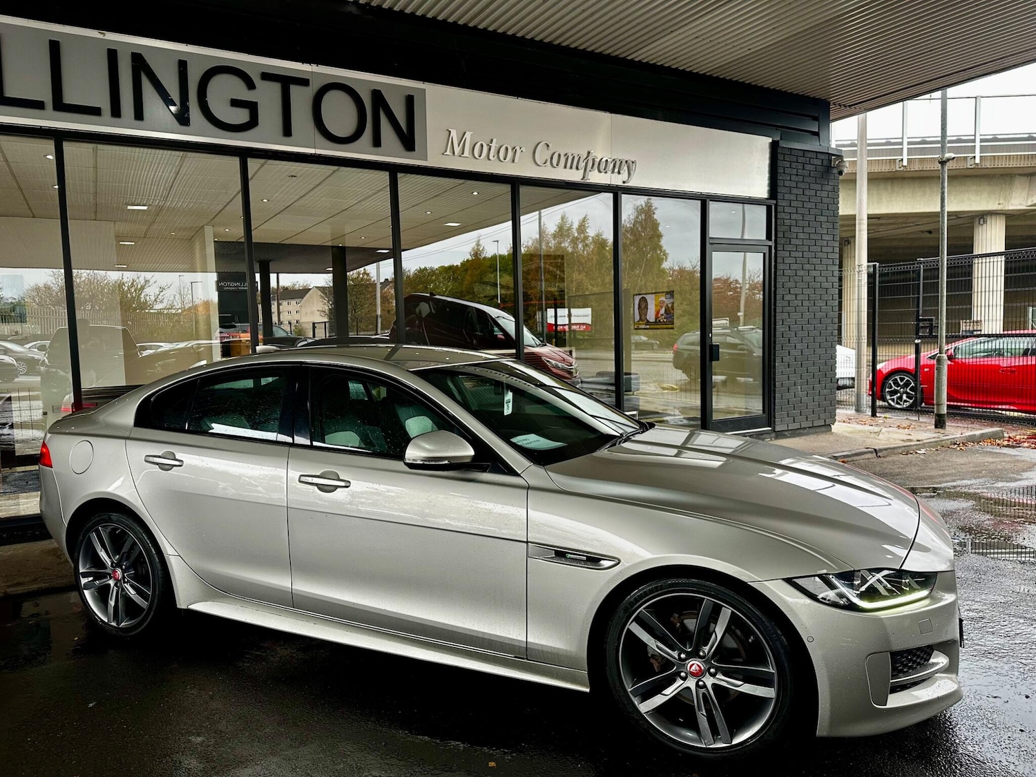 Used Jaguar XE 2017 for sale - 76360089: Photo 5