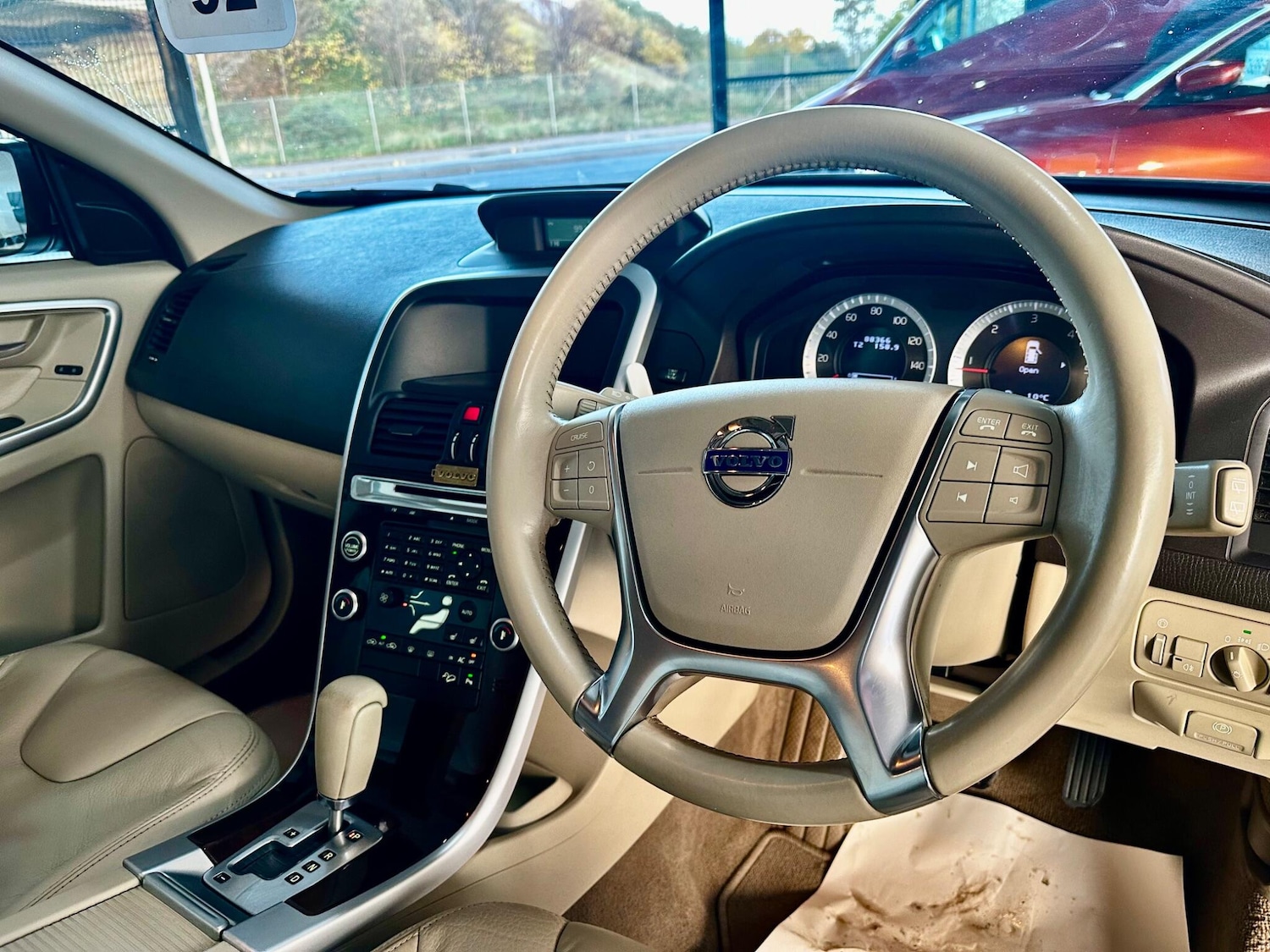 Used Volvo XC60 2010 for sale - 76246950: Photo 10