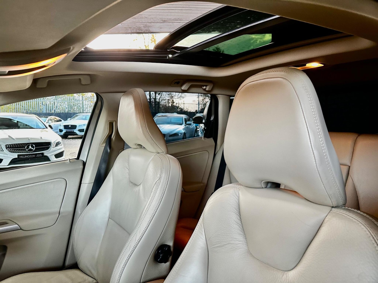 Used Volvo XC60 2010 for sale - 76246950: Photo 12