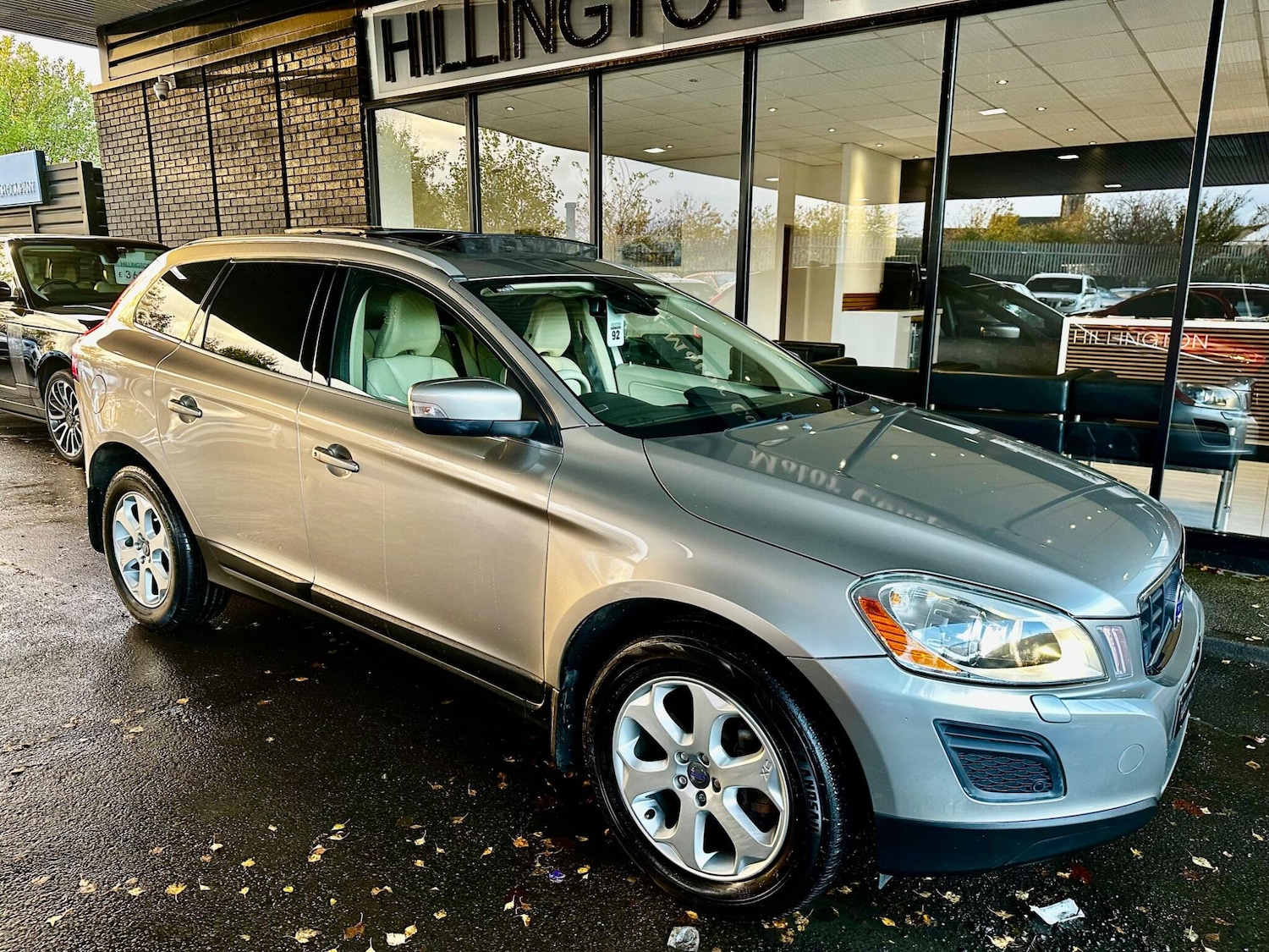 Used Volvo XC60 2010 for sale - 76246950: Photo 3