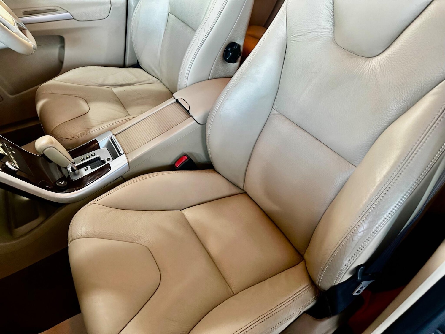 Used Volvo XC60 2010 for sale - 76246950: Photo 33