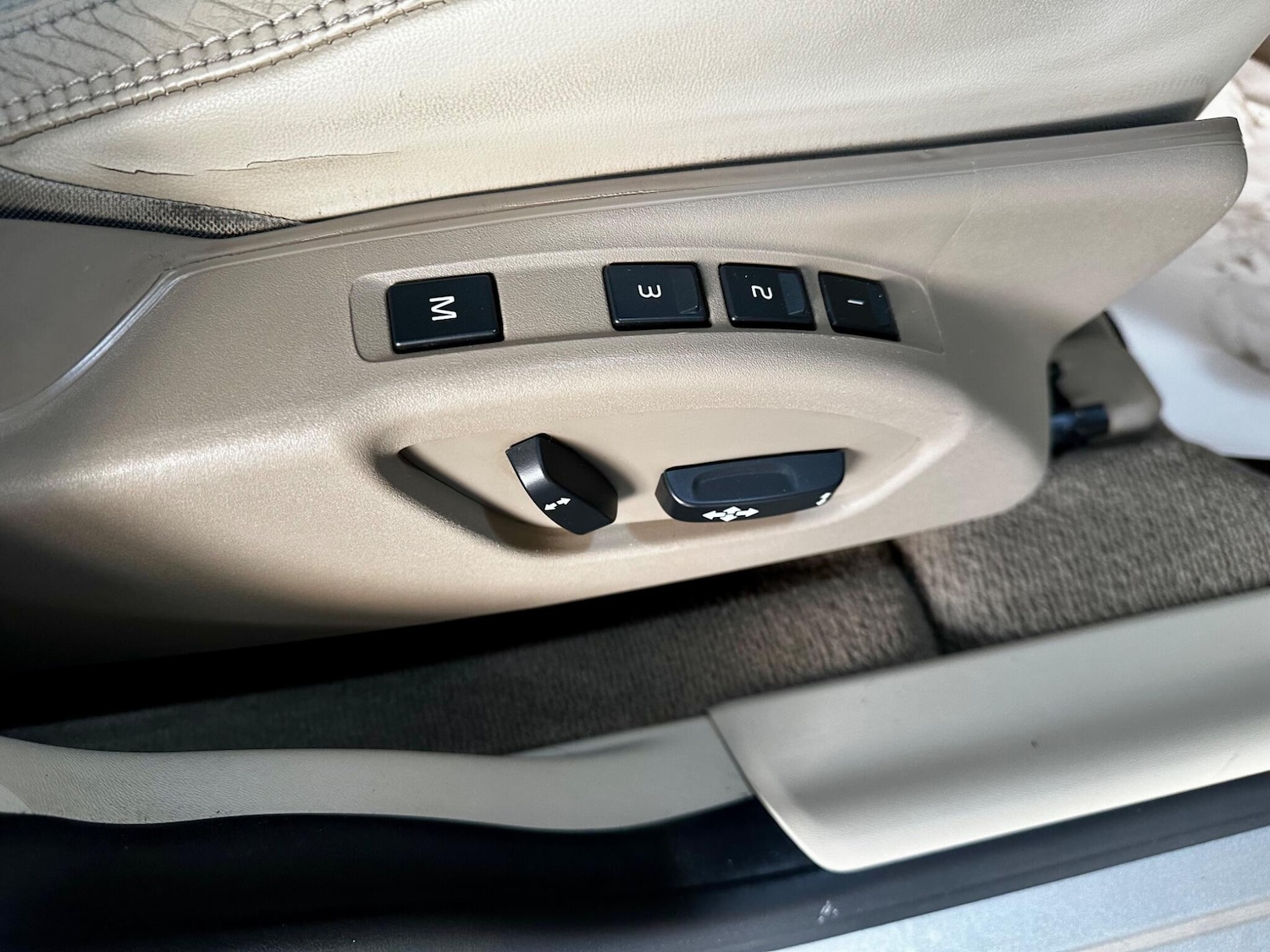 Used Volvo XC60 2010 for sale - 76246950: Photo 34