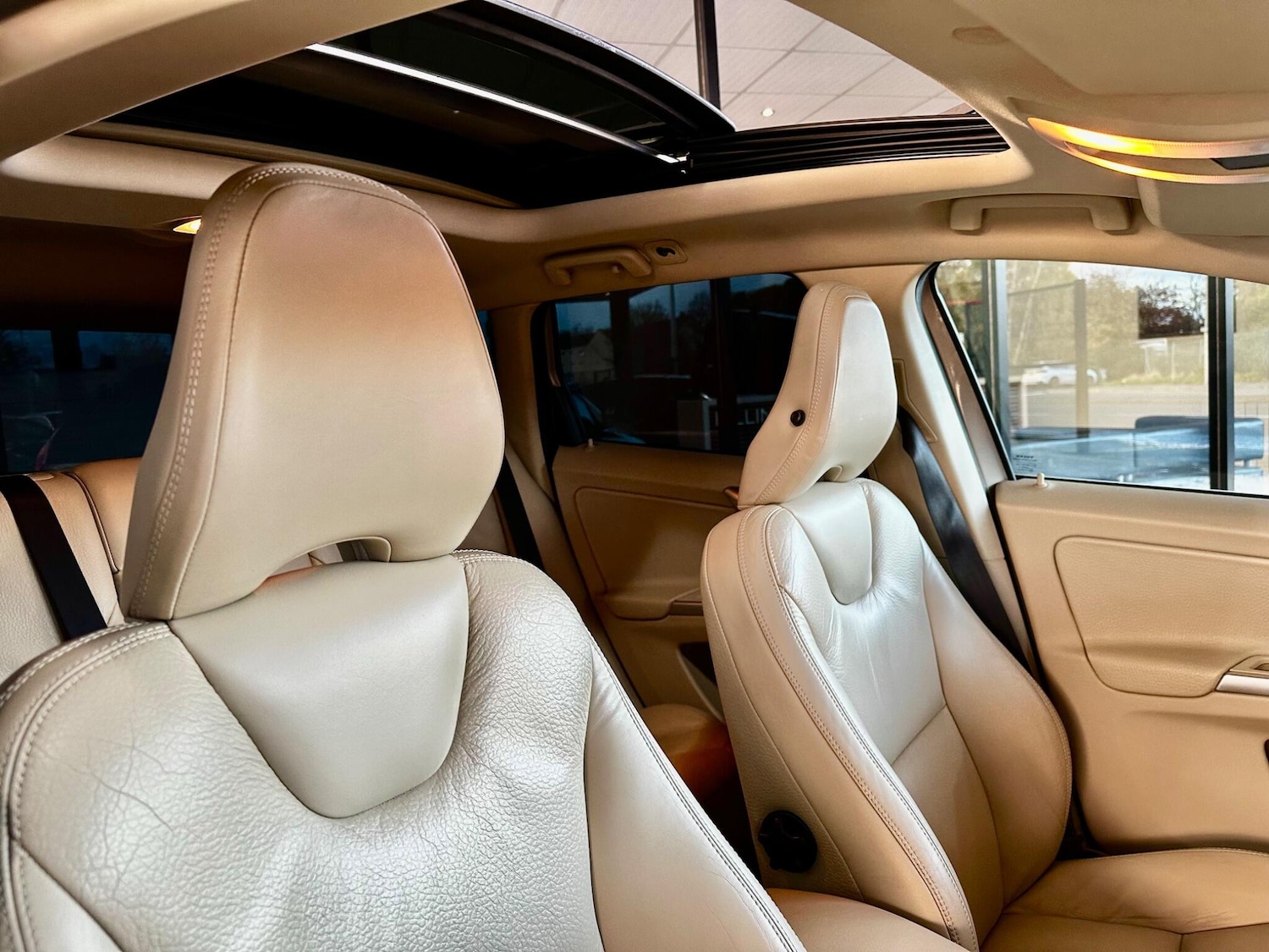 Used Volvo XC60 2010 for sale - 76246950: Photo 9