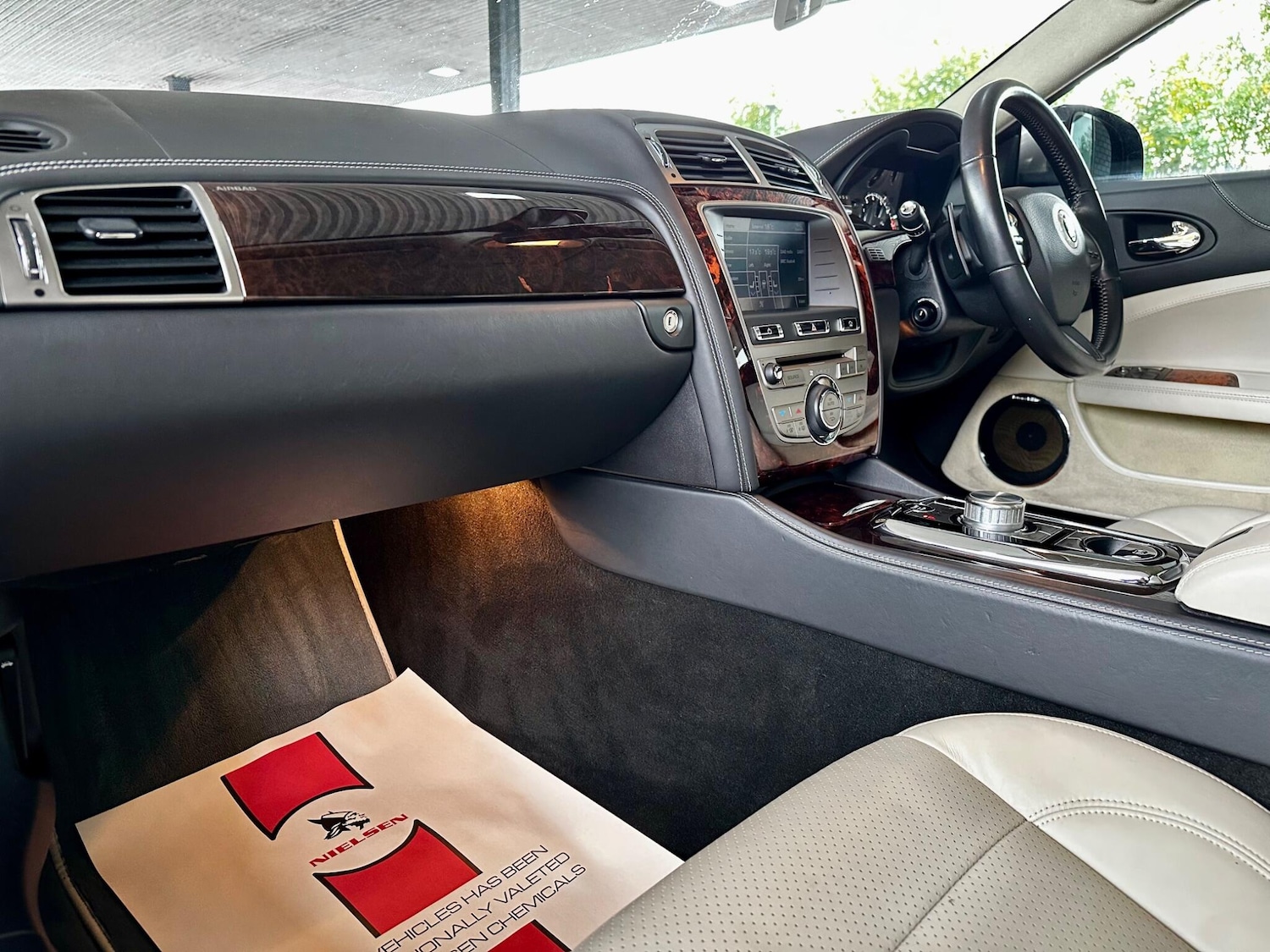 Used Jaguar XK 2011 for sale - 76167460: Photo 18