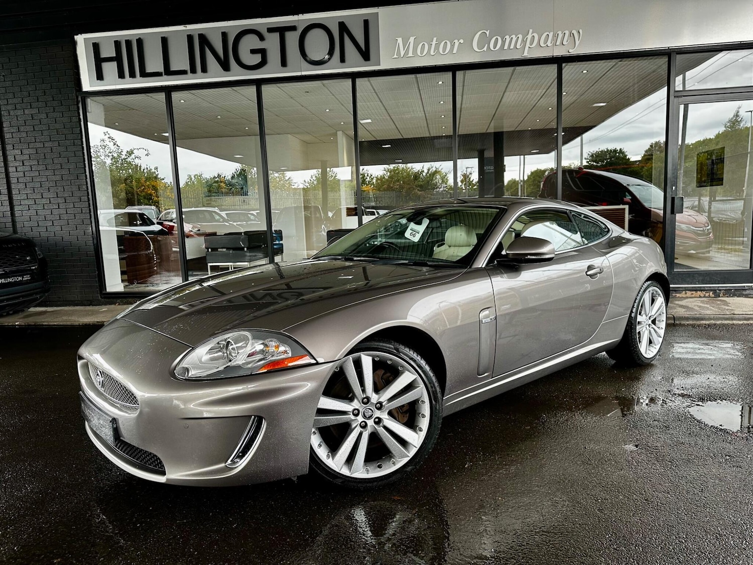 Used Jaguar XK 2011 for sale - 76167460: Photo 2