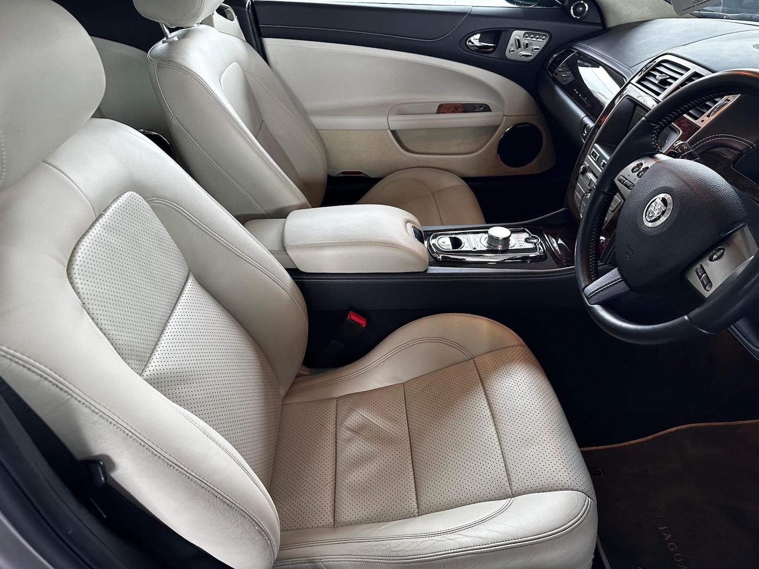 Used Jaguar XK 2011 for sale - 76167460: Photo 31